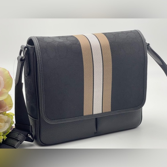 Coach Unisex Messenger Bag In Signature Jacquard With Stripe - Picture 4 of 15